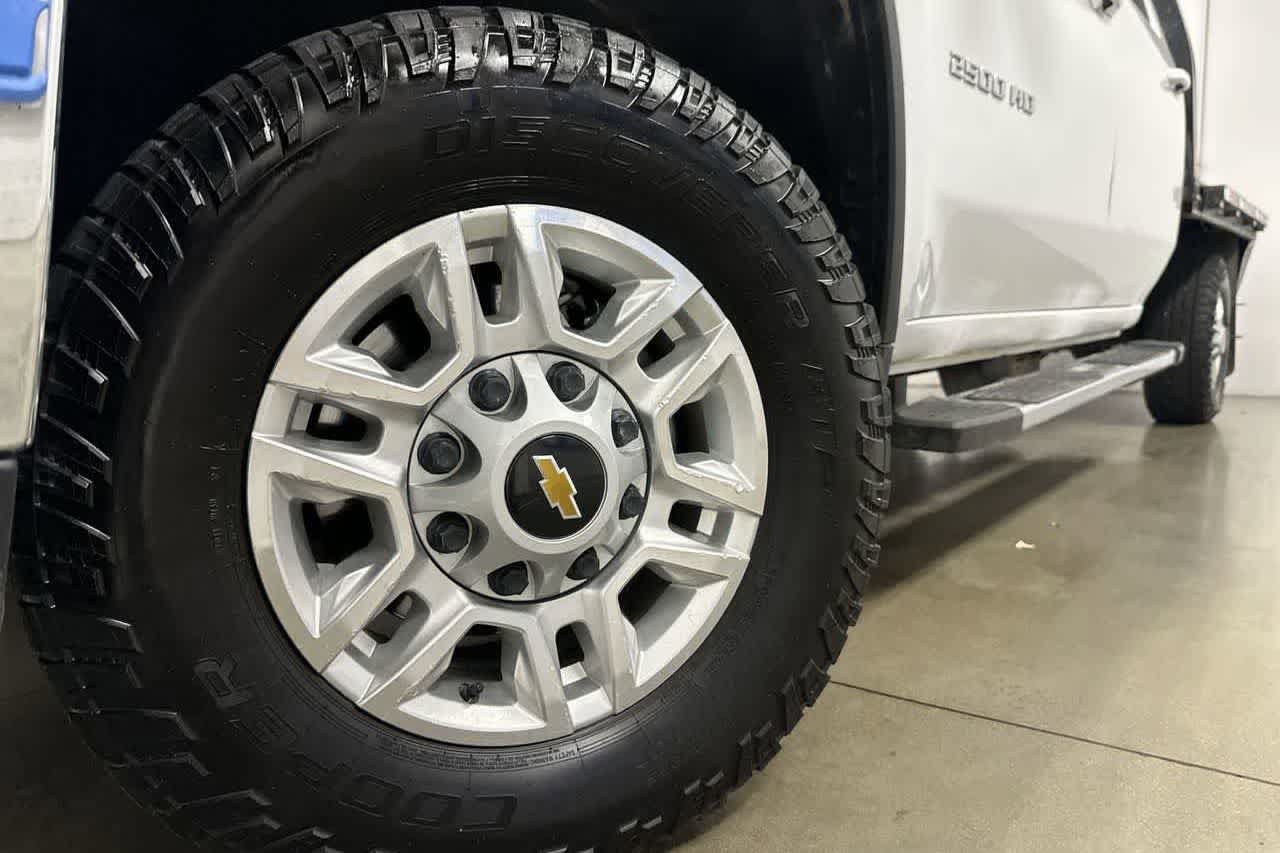 Used 2024 Chevrolet Silverado 2500 LT w/ Snow Plow Prep/Camper Package AWD/4WD image 29