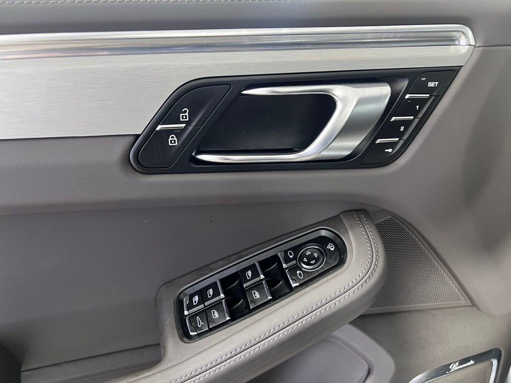 Certified 2024 Porsche Macan GTS image 29