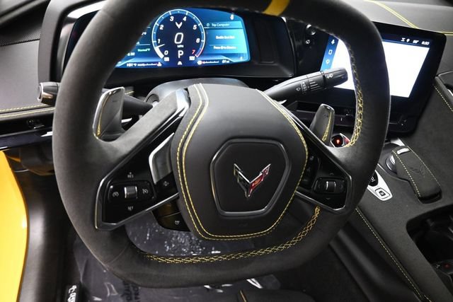 Used 2025 Chevrolet Corvette Stingray Premium Cpe w/ Z51 Performance Package RWD image 21