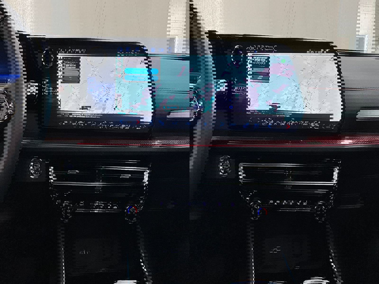 Used 2024 Chevrolet Traverse RS image 8