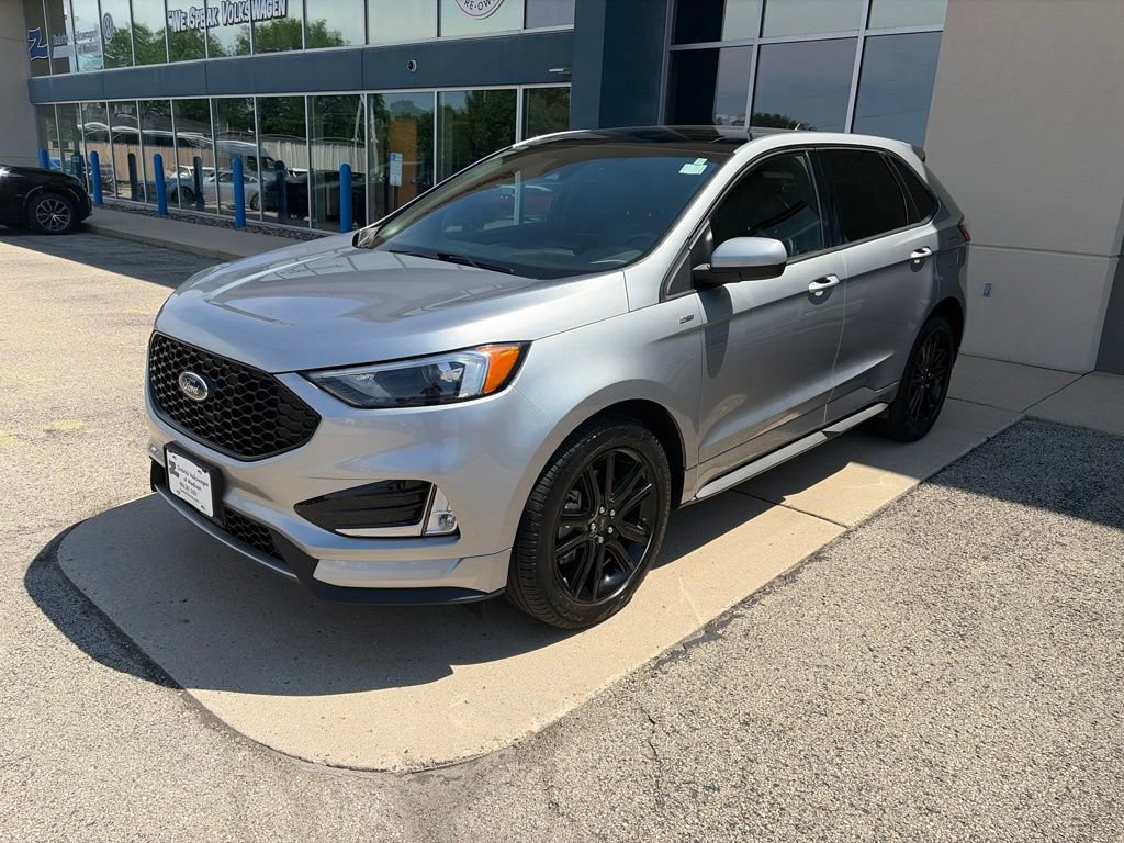 Used 2023 Ford Edge ST-Line w/ Class II Trailer Tow Package AWD/4WD image 4