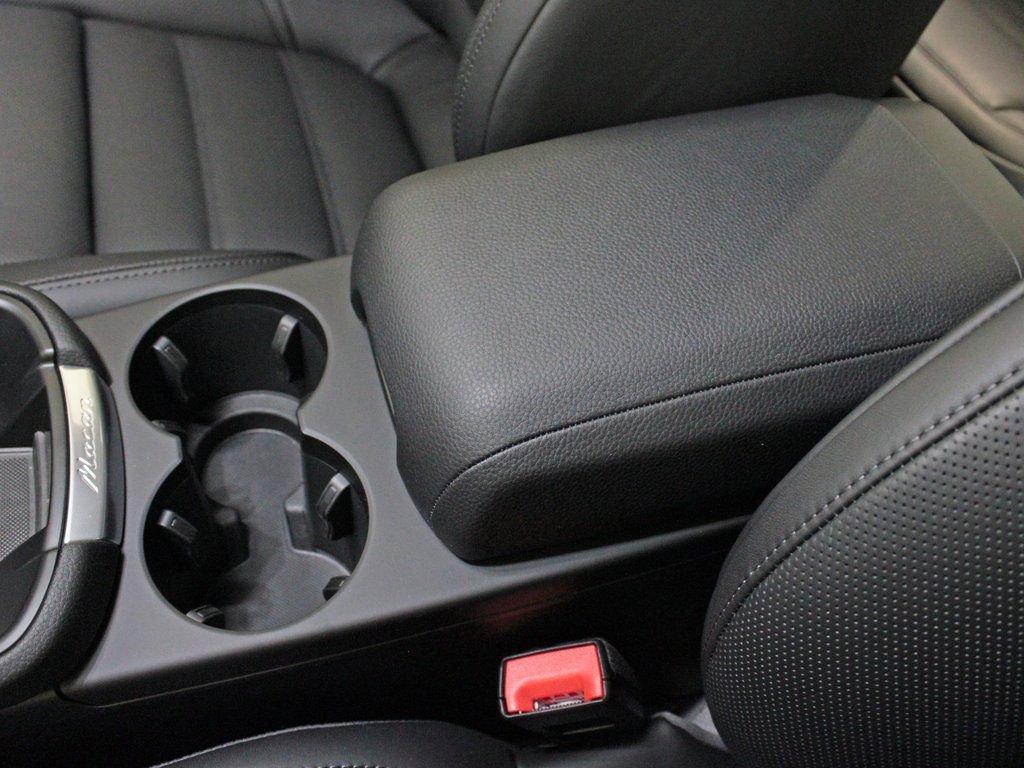Certified 2026 Porsche Macan AWD/4WD image 31
