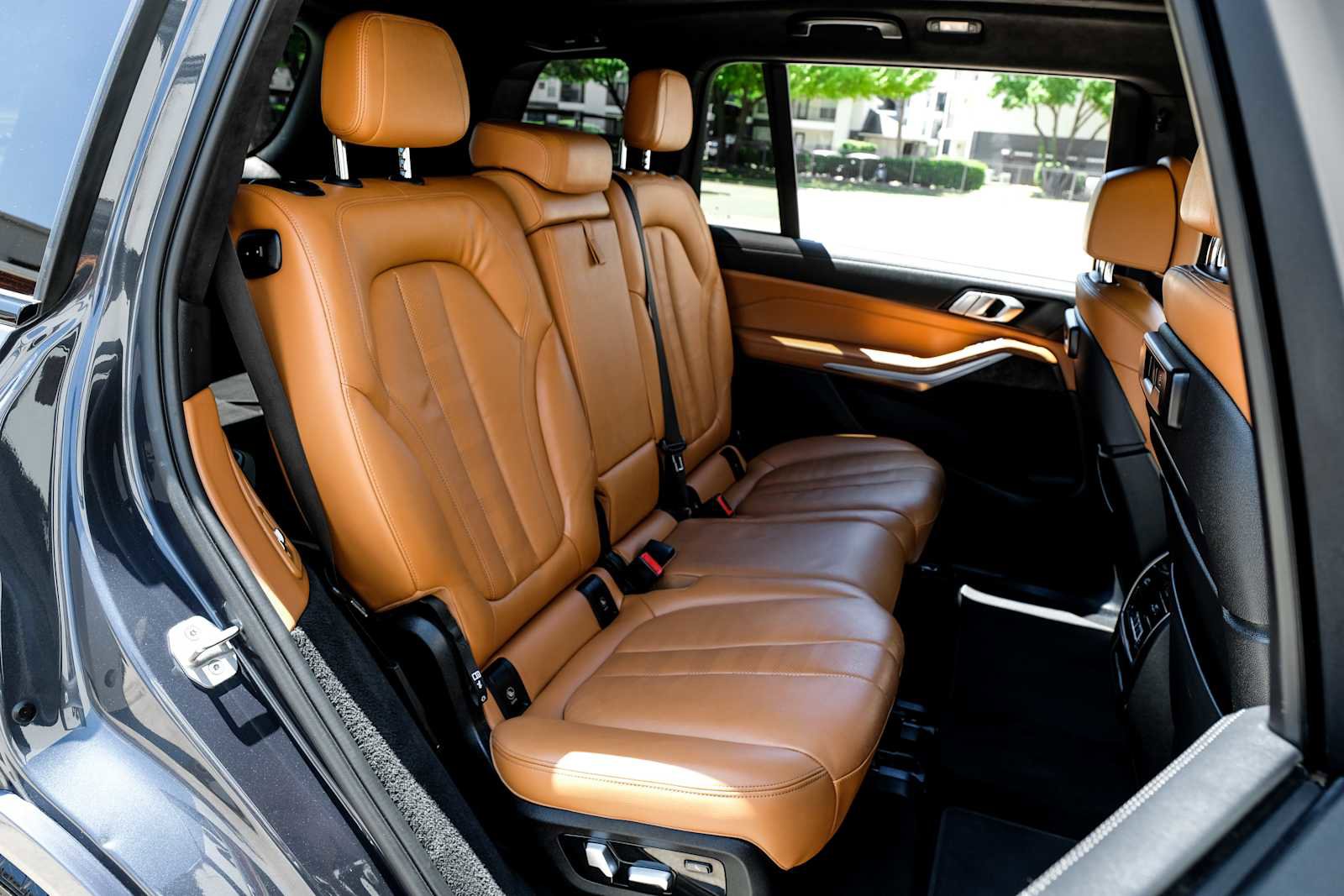 Used 2022 BMW X7 xDrive40i w/ Premium Package image 36