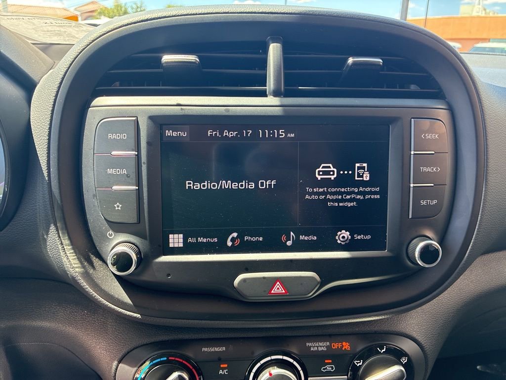 Used 2025 Kia Soul LX image 30