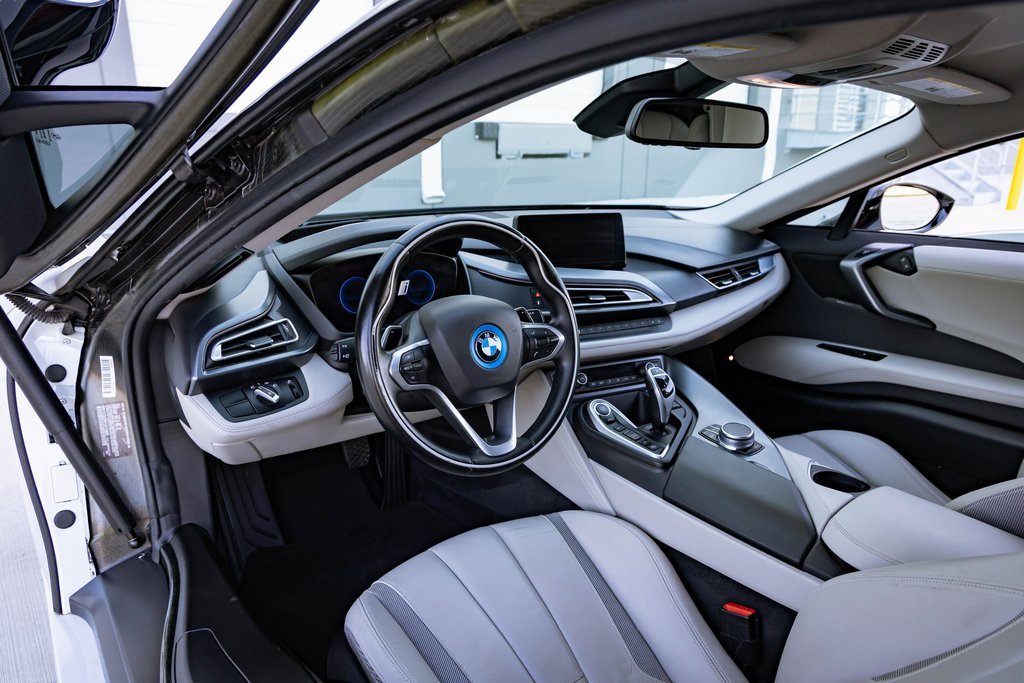Used 2017 BMW i8 image 18