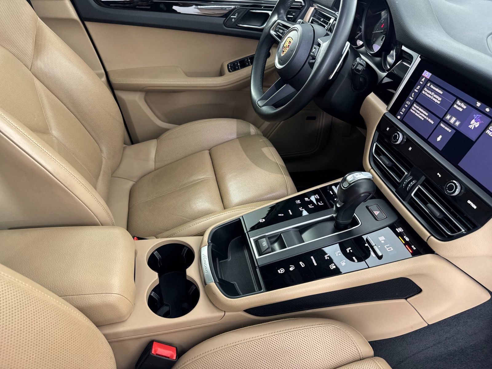 Certified 2024 Porsche Macan S AWD/4WD image 16