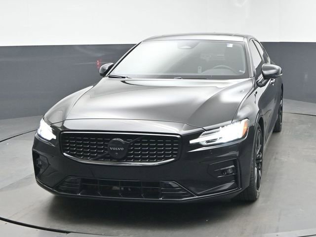 Used 2023 Volvo S60 B5 Plus w/ Climate Package image 3