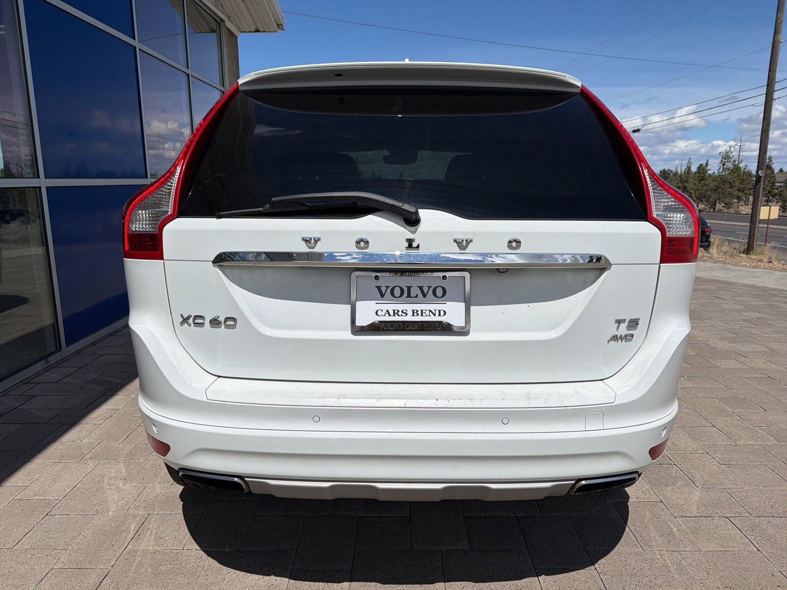 Used 2017 Volvo XC60 T5 Inscription w/ Preferred Option Package AWD/4WD image 6