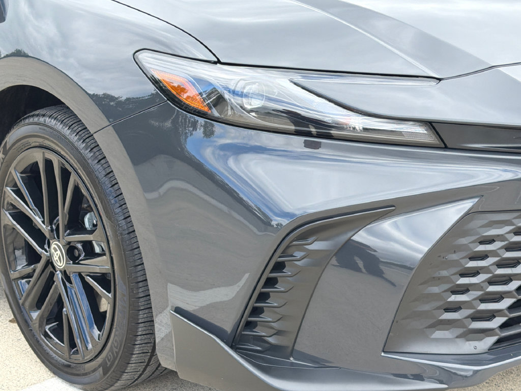 Used 2025 Toyota Camry SE w/ Convenience Package FWD image 10