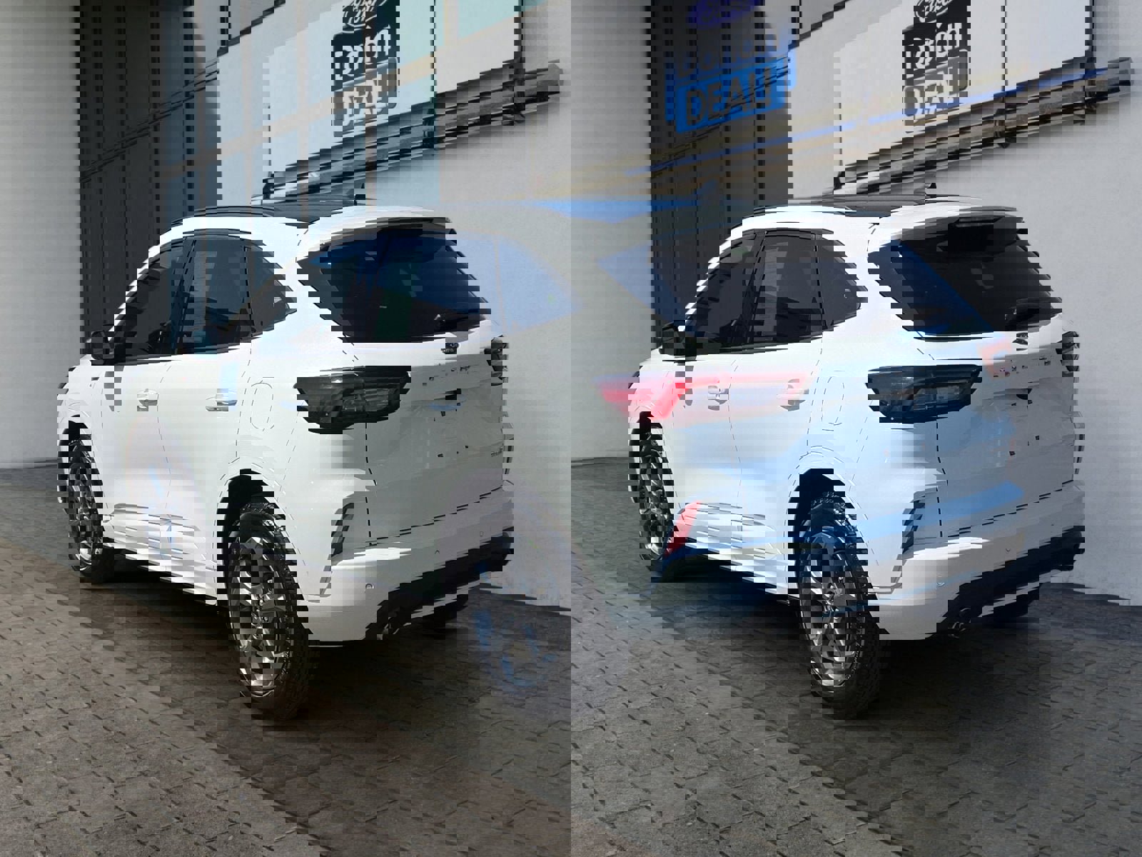 Certified 2023 Ford Escape ST-Line w/ Tech Pack #1 AWD/4WD image 5