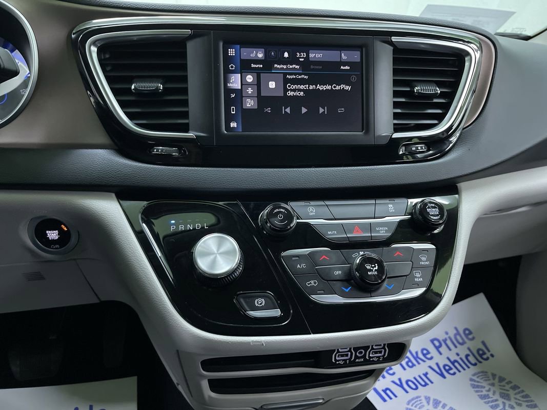 Used 2023 Chrysler Voyager LX image 20