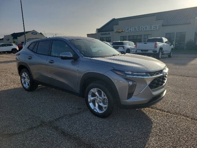 New 2026 Chevrolet Trax LS w/ LS Convenience Package FWD image 18