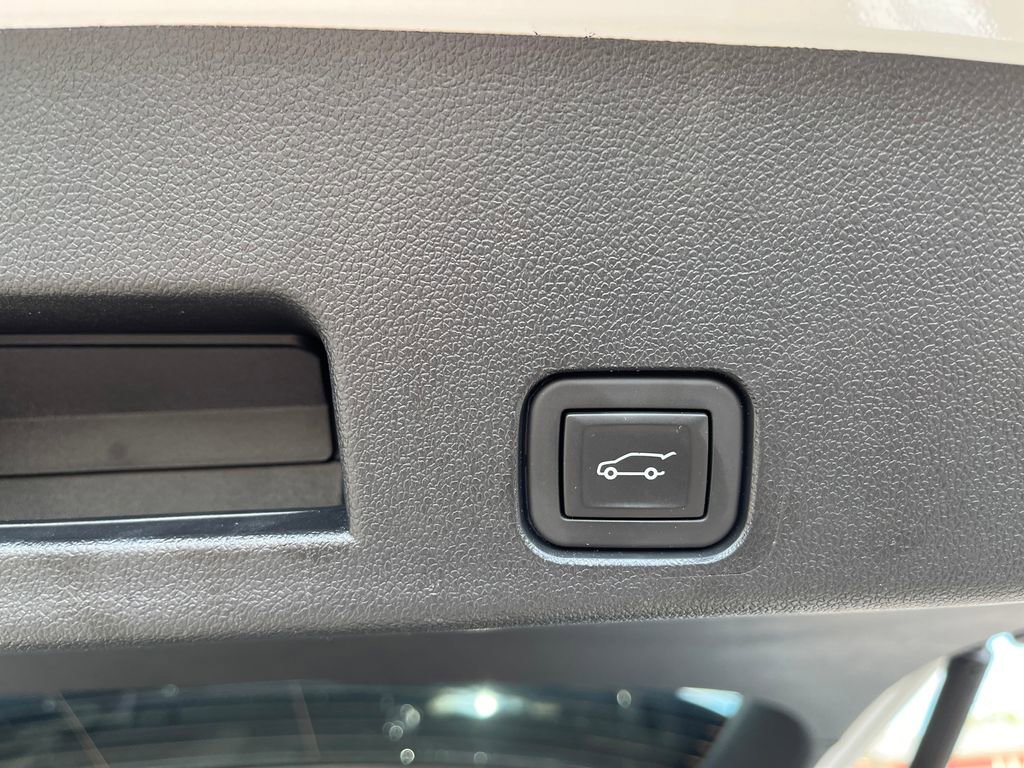 Used 2025 GMC Acadia AT4 w/ LPO, Floor Liner Package AWD/4WD image 36