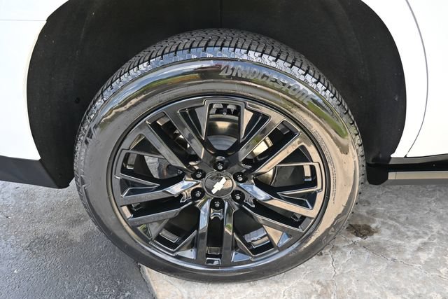 Used 2024 Chevrolet Tahoe High Country AWD/4WD image 12