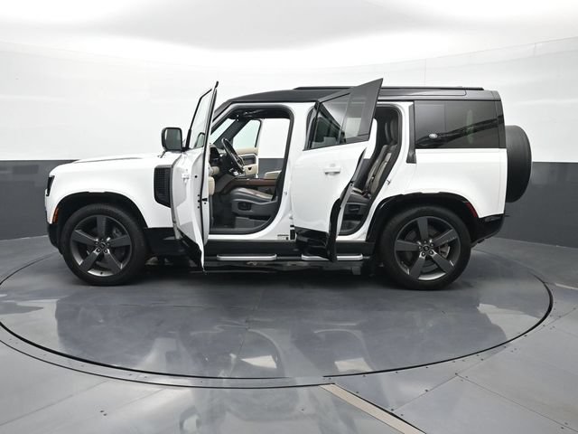 Used 2021 Land Rover Defender 110 X-Dynamic HSE AWD/4WD image 27
