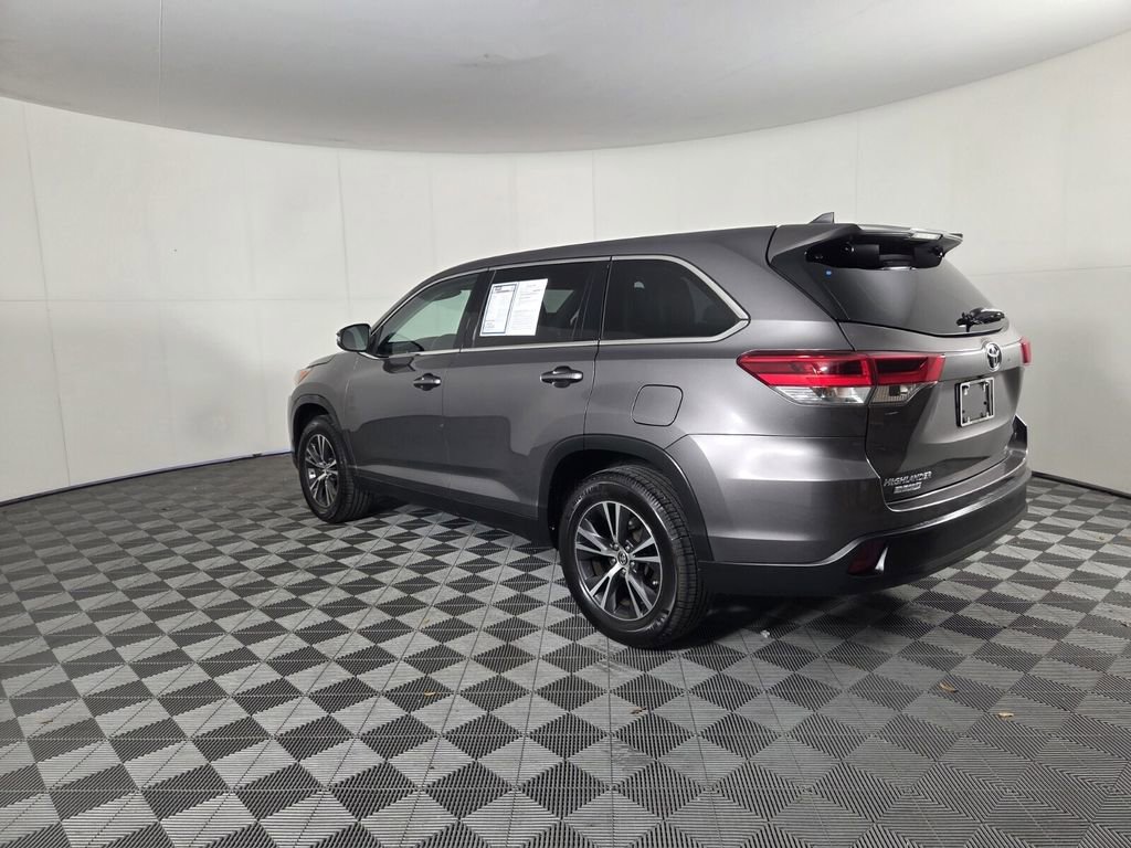 Used 2019 Toyota Highlander Plus FWD image 8