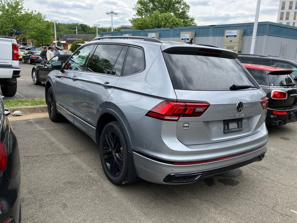 Used 2022 Volkswagen Tiguan SE R-Line AWD/4WD image 5
