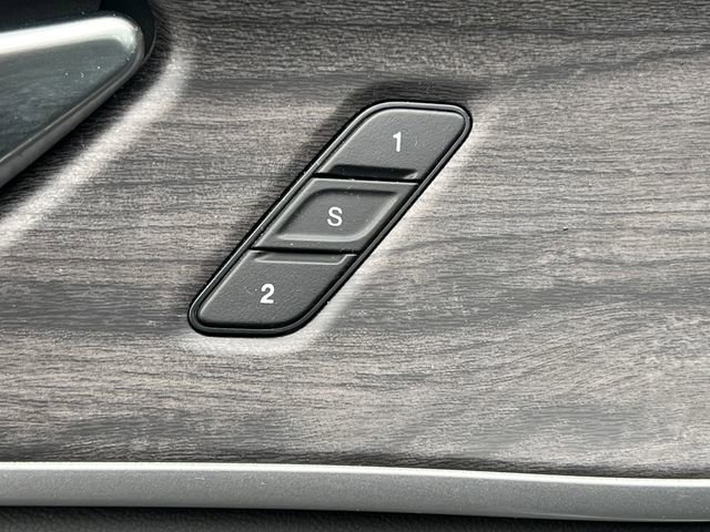 Used 2023 Jeep Grand Cherokee L Limited w/ Black Appearance Package image 8