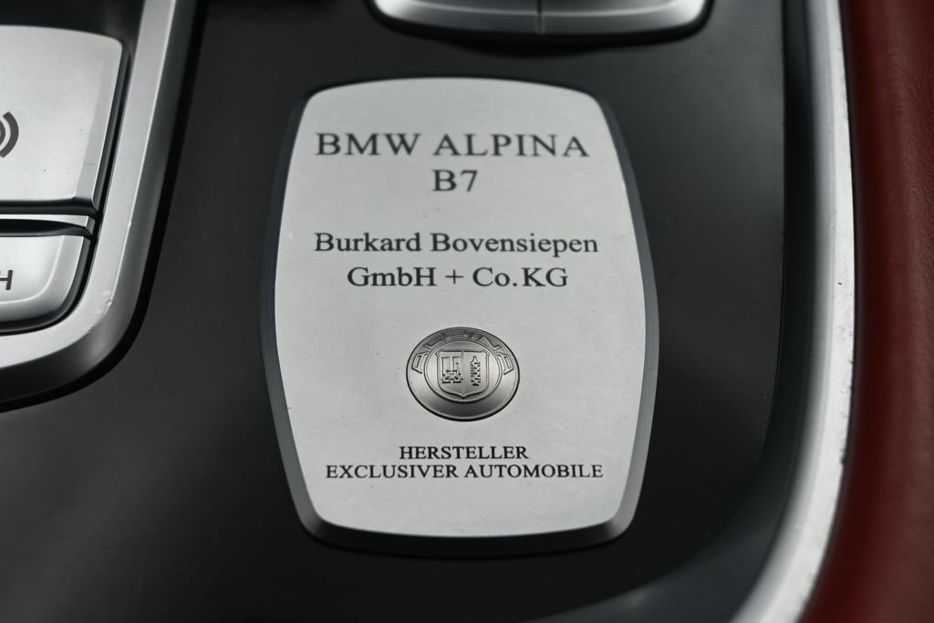 Used 2022 BMW ALPINA B7 xDrive AWD/4WD image 21