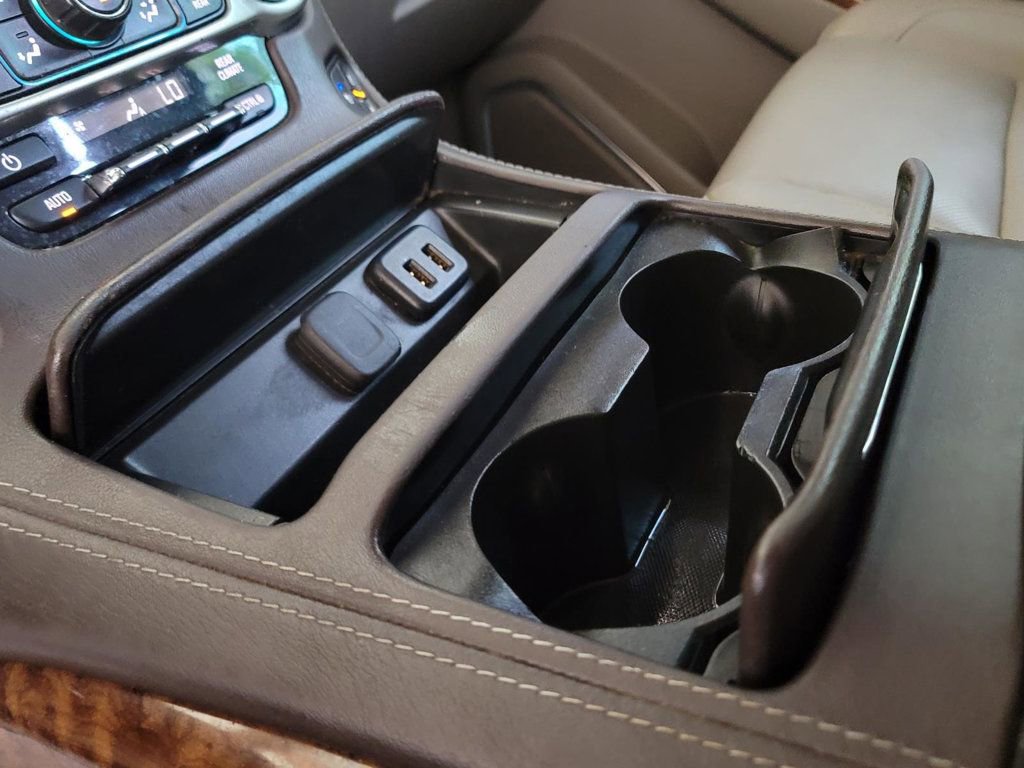 Used 2020 Chevrolet Suburban Premier RWD image 22