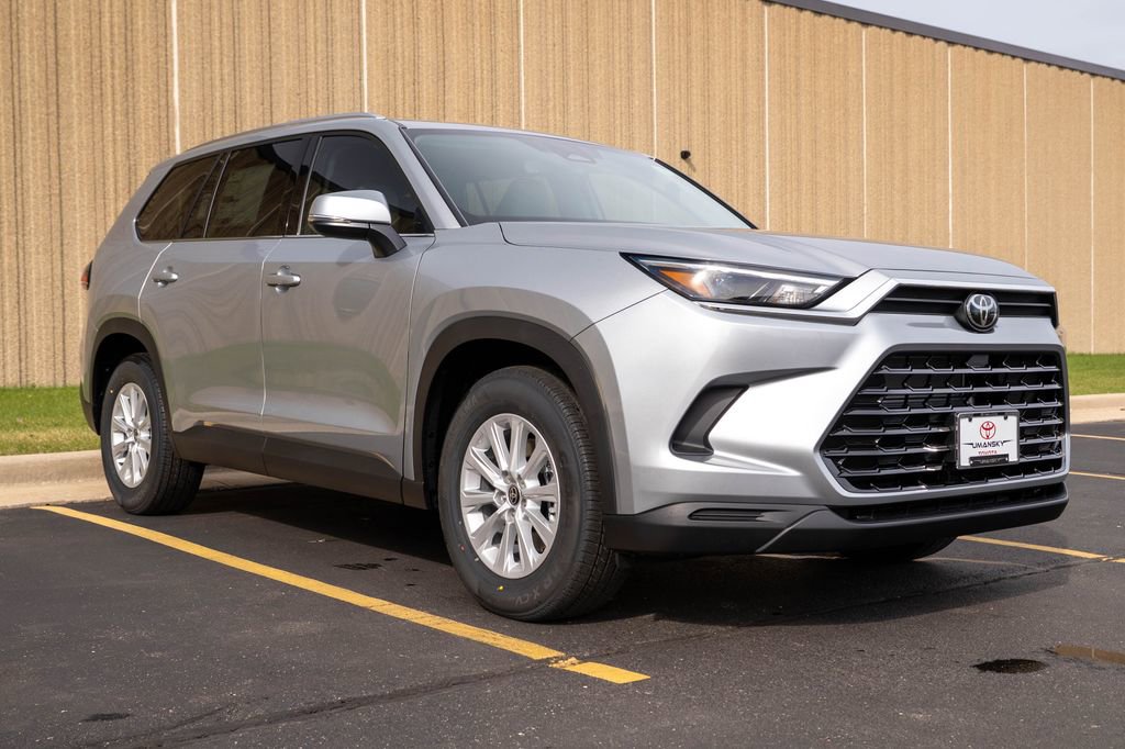 New 2026 Toyota Grand Highlander XLE image 2