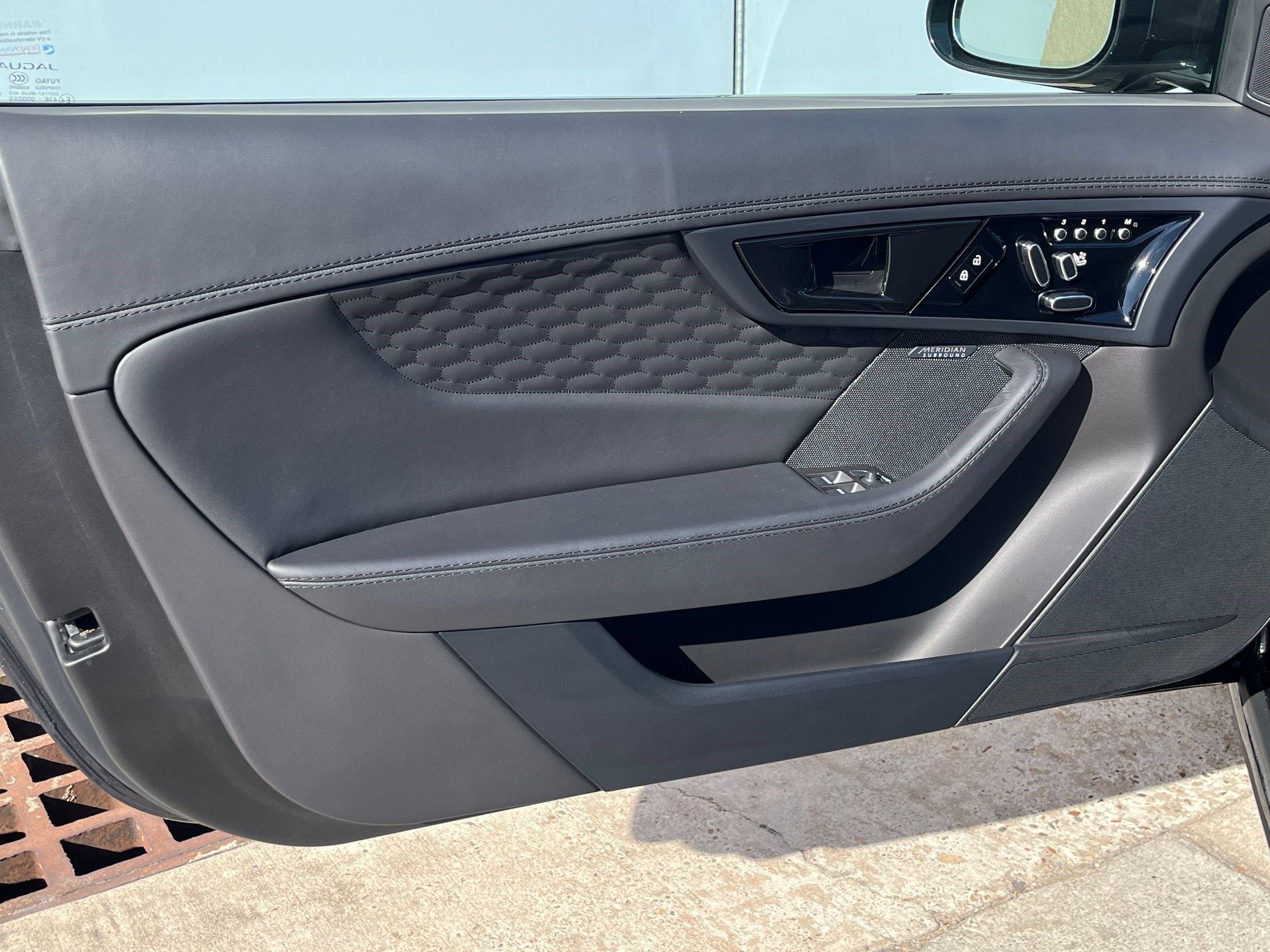 Used 2023 Jaguar F-TYPE R image 17