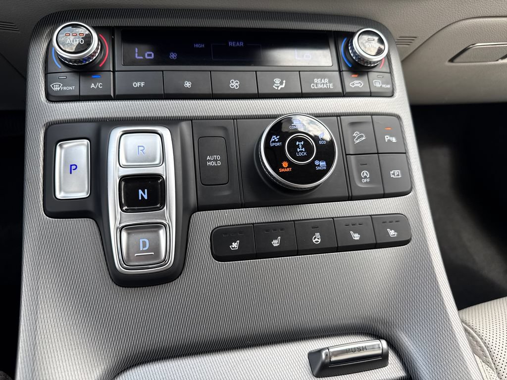 Used 2024 Hyundai Palisade Limited AWD/4WD image 36
