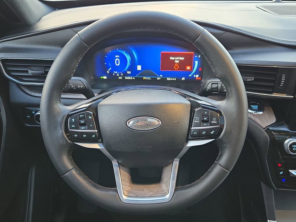 Used 2022 Ford Explorer Platinum w/ Equipment Group 601A image 16