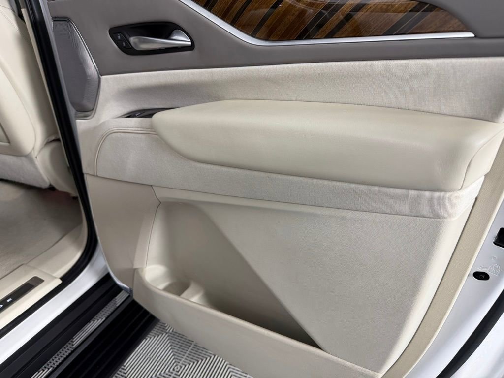Used 2022 Cadillac Escalade ESV Sport Platinum image 36