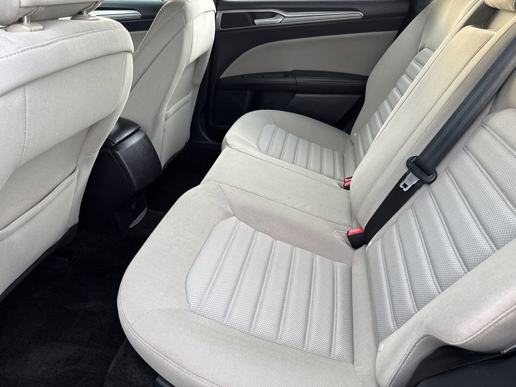 Used 2018 Ford Fusion S image 16