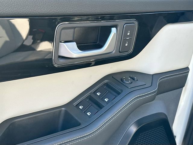 Used 2025 INEOS Grenadier image 16