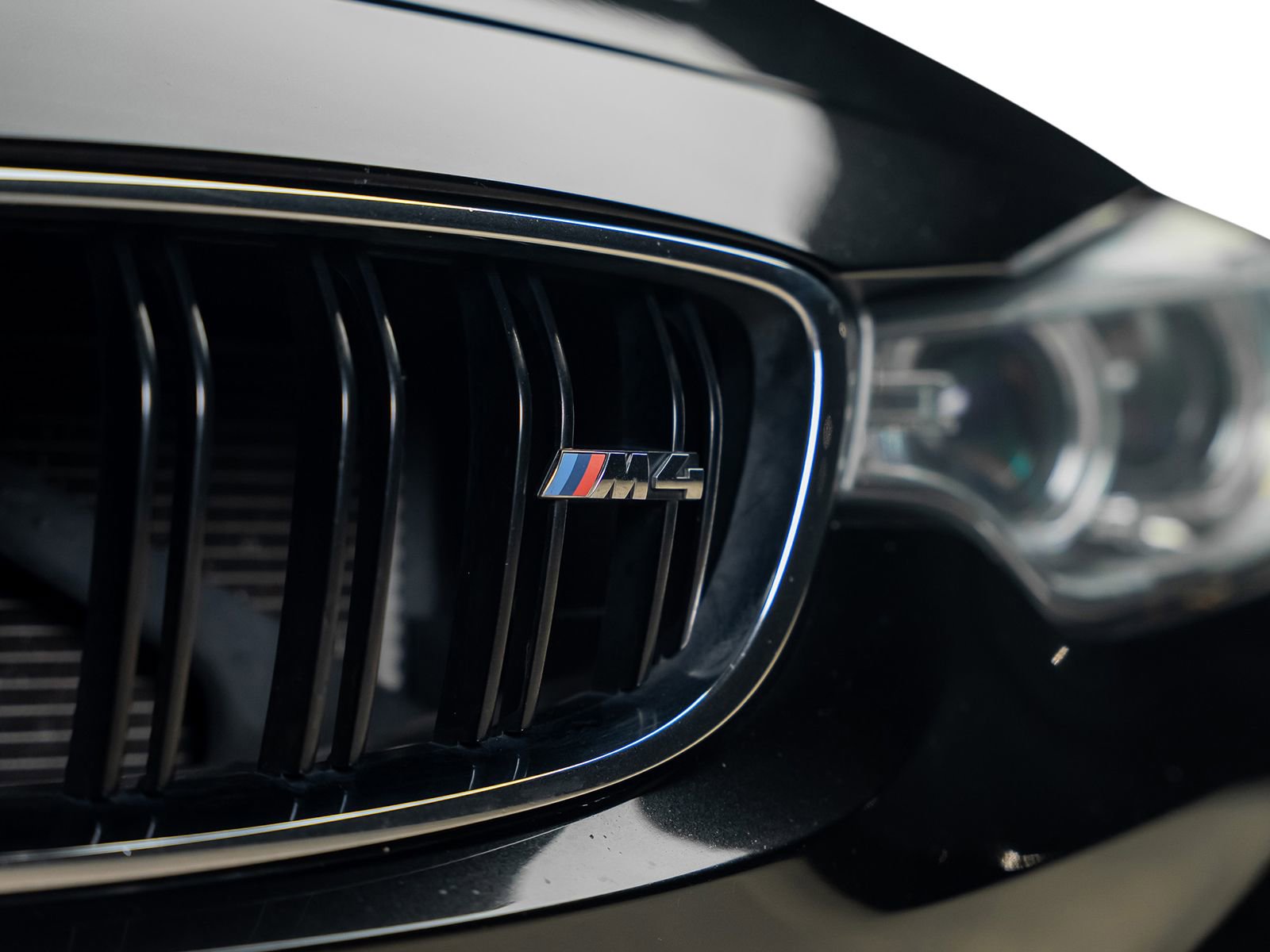 Used 2015 BMW M4 Convertible image 13