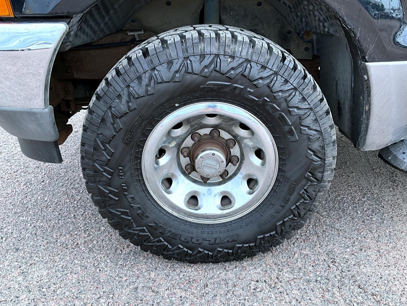 Used 2001 Ford Excursion XLT AWD/4WD image 25