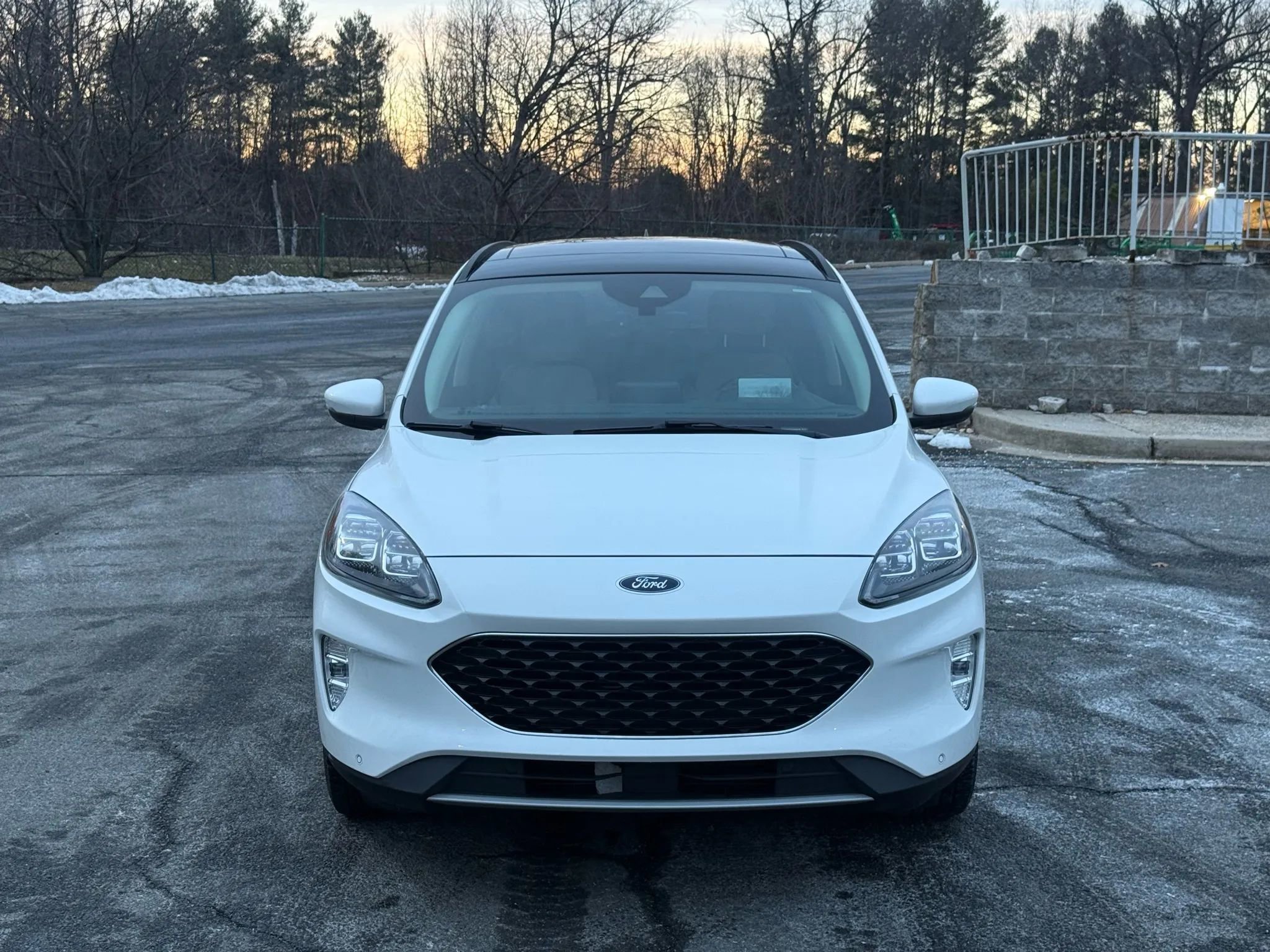 Used 2020 Ford Escape Titanium image 8