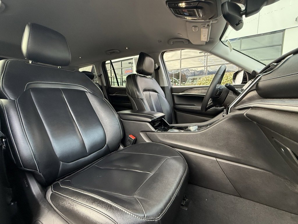 Used 2023 Jeep Grand Cherokee L Limited image 28