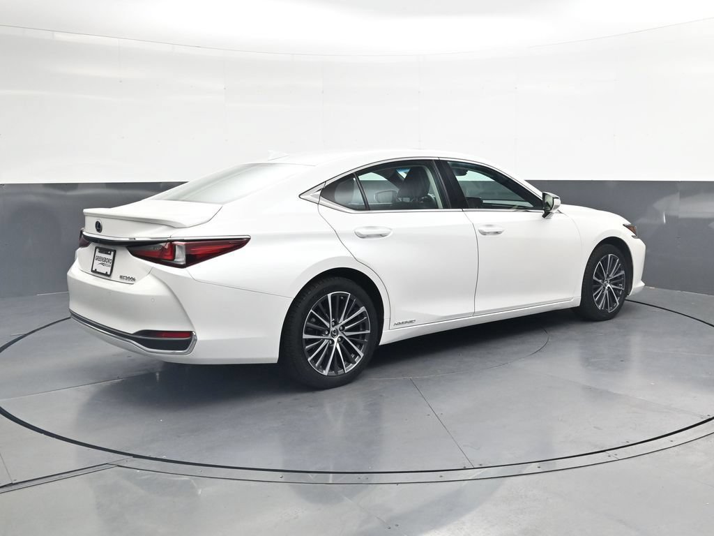 Used 2022 Lexus ES 300h w/ Premium Package FWD image 5