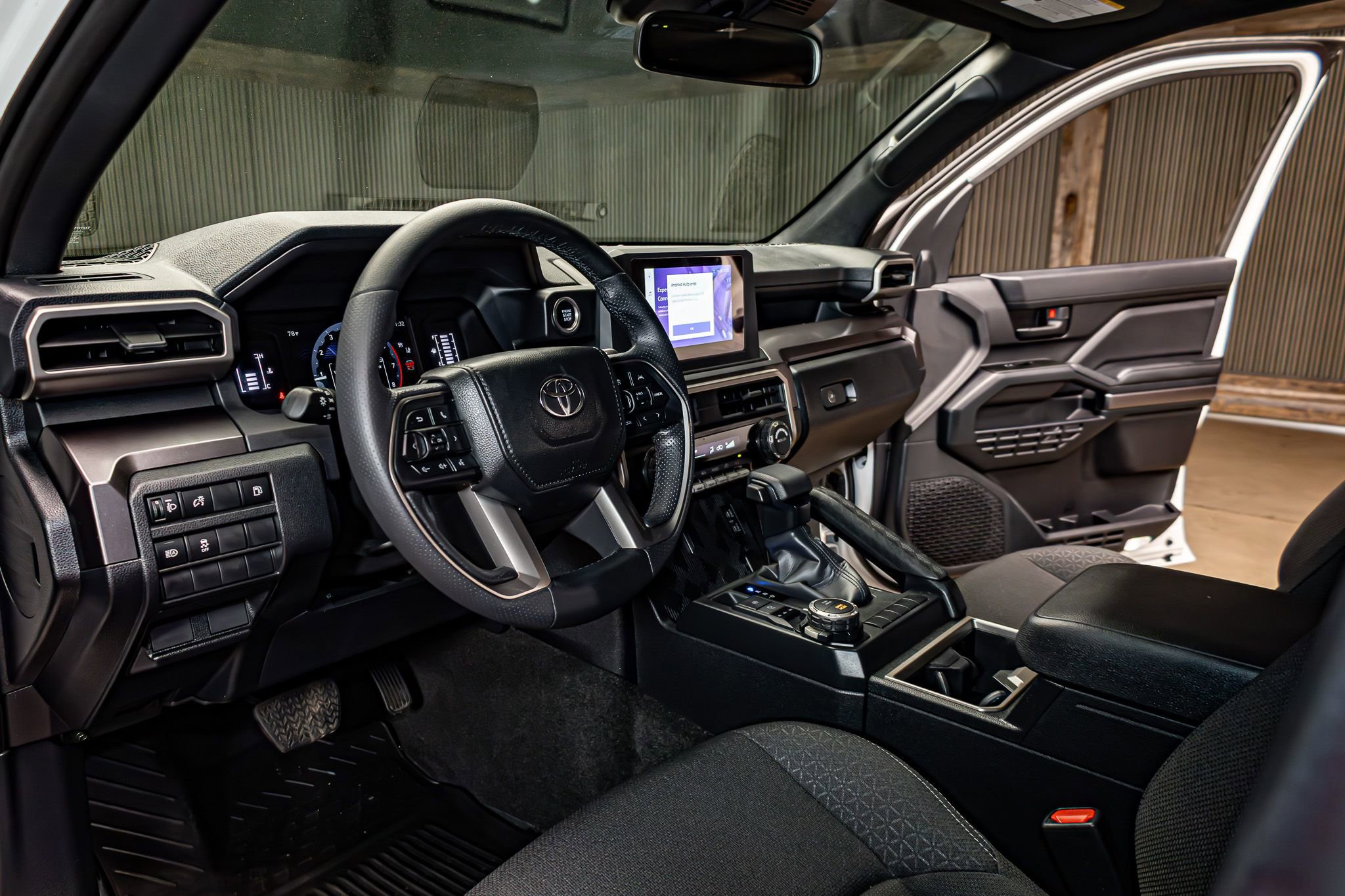 Used 2025 Toyota 4Runner SR5 AWD/4WD image 17