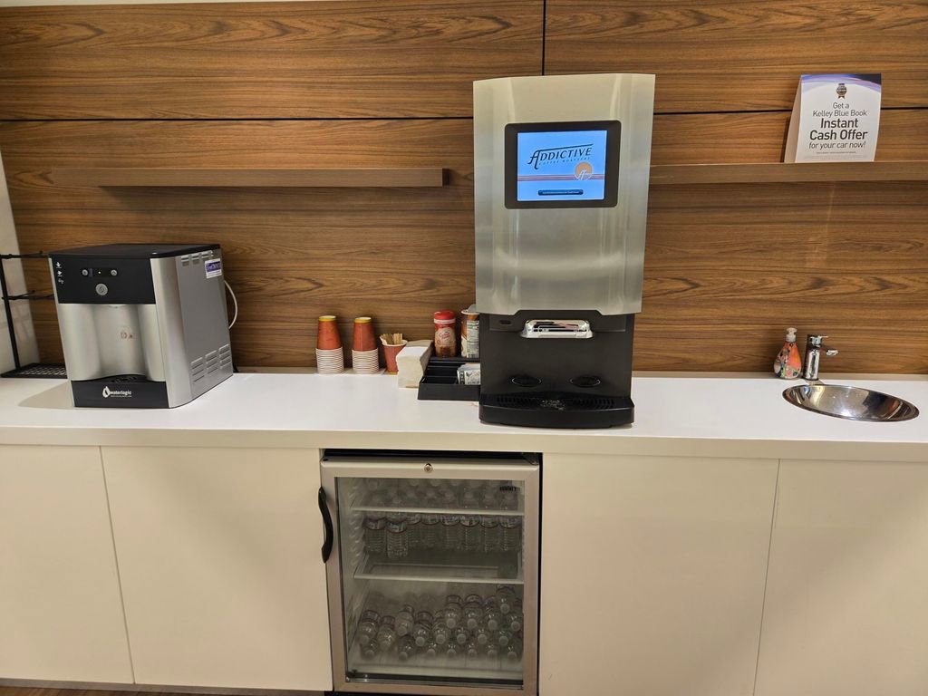 New 2026 Land Rover Defender 110 X-Dynamic SE image 25