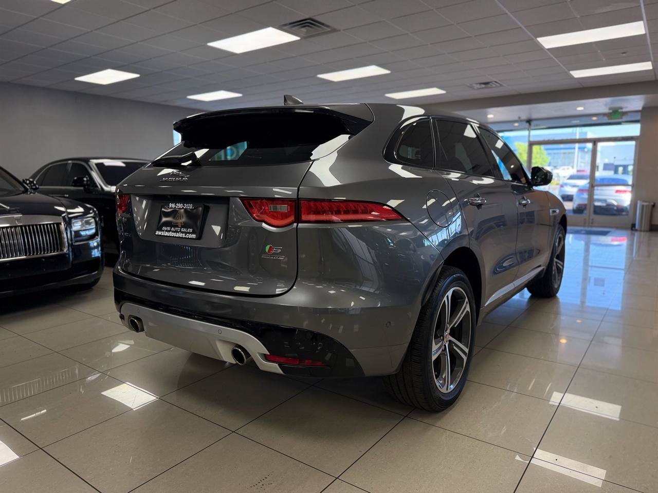 Used 2017 Jaguar F-PACE S AWD/4WD image 9