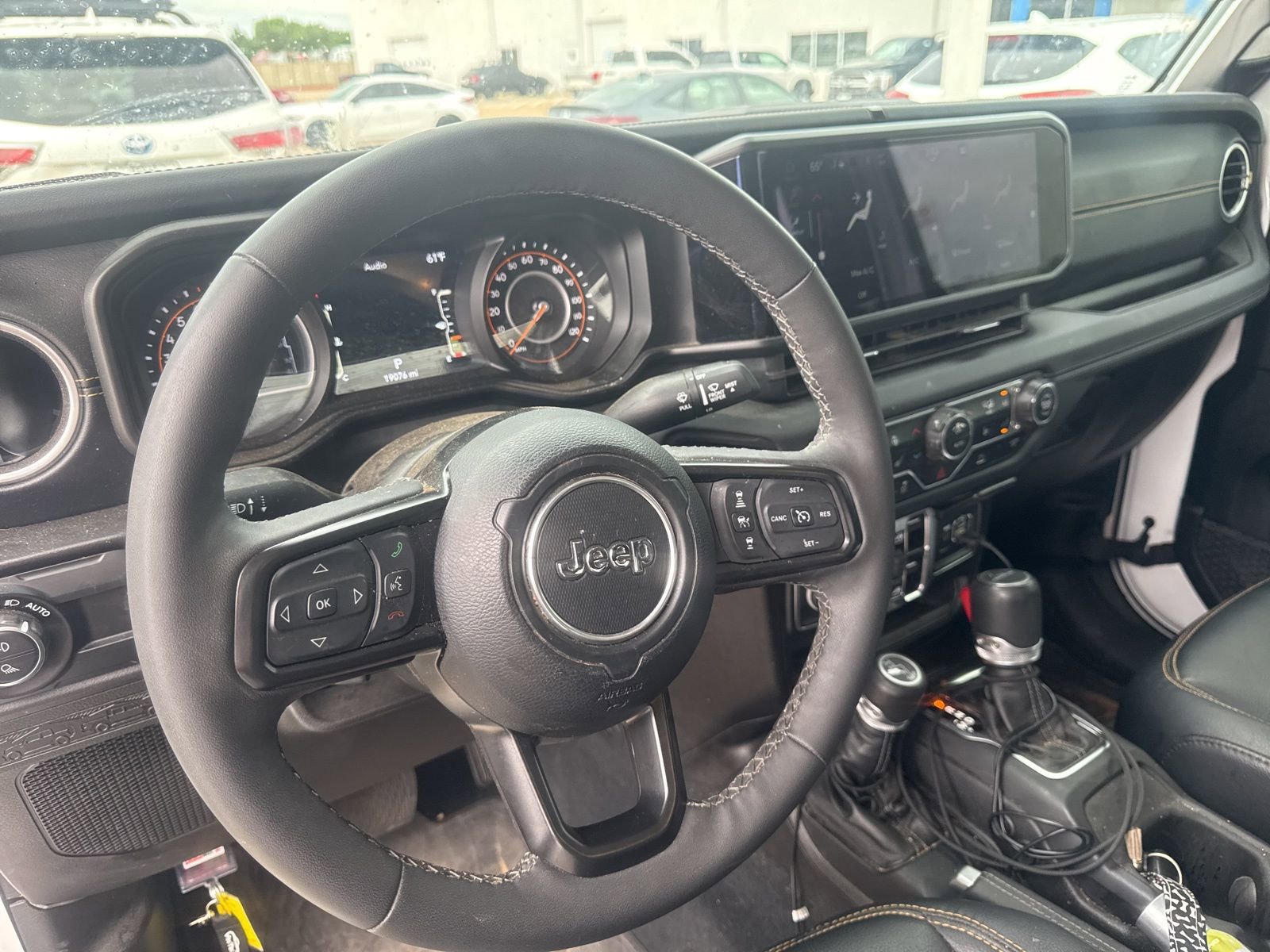 Used 2025 Jeep Gladiator Sport image 14