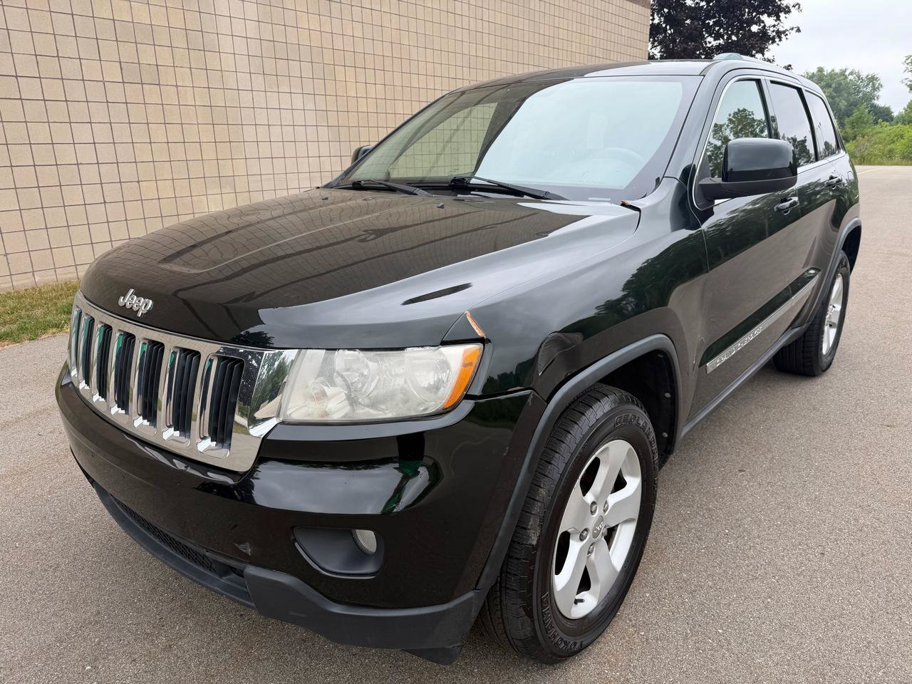 Used 2012 Jeep Grand Cherokee Laredo AWD/4WD image 1