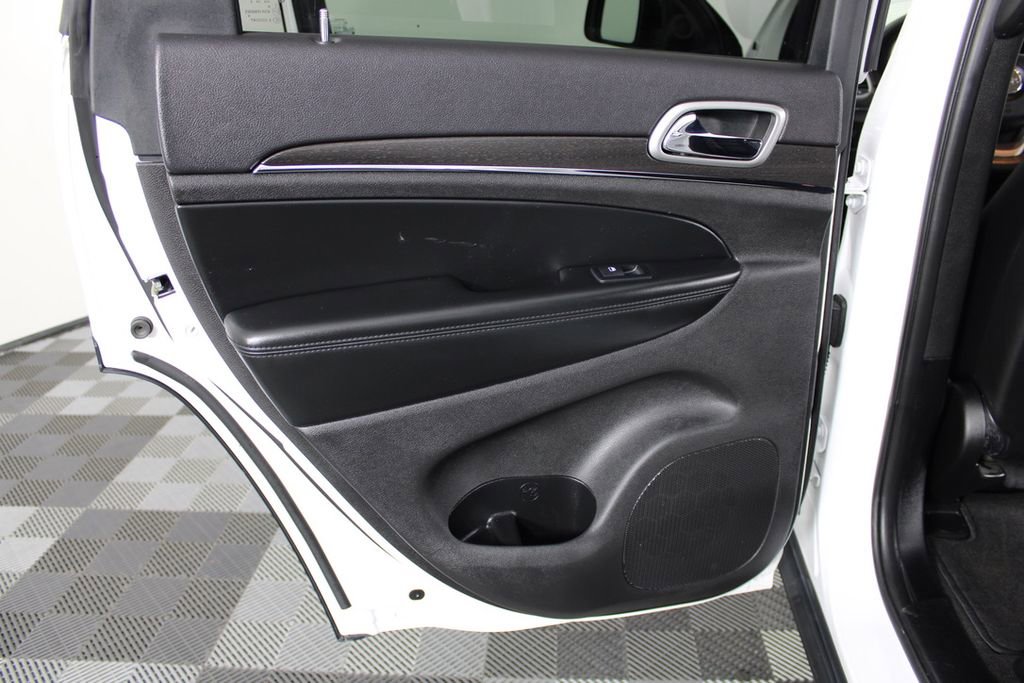 Used 2018 Jeep Grand Cherokee Limited image 29