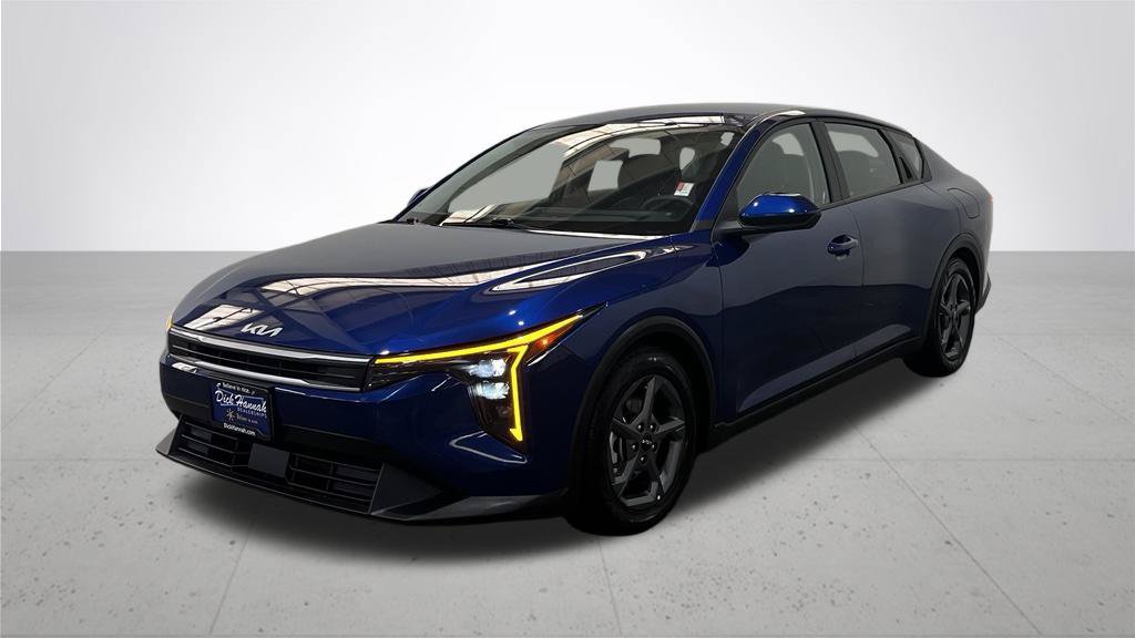 Used 2025 Kia K4 FWD image 2