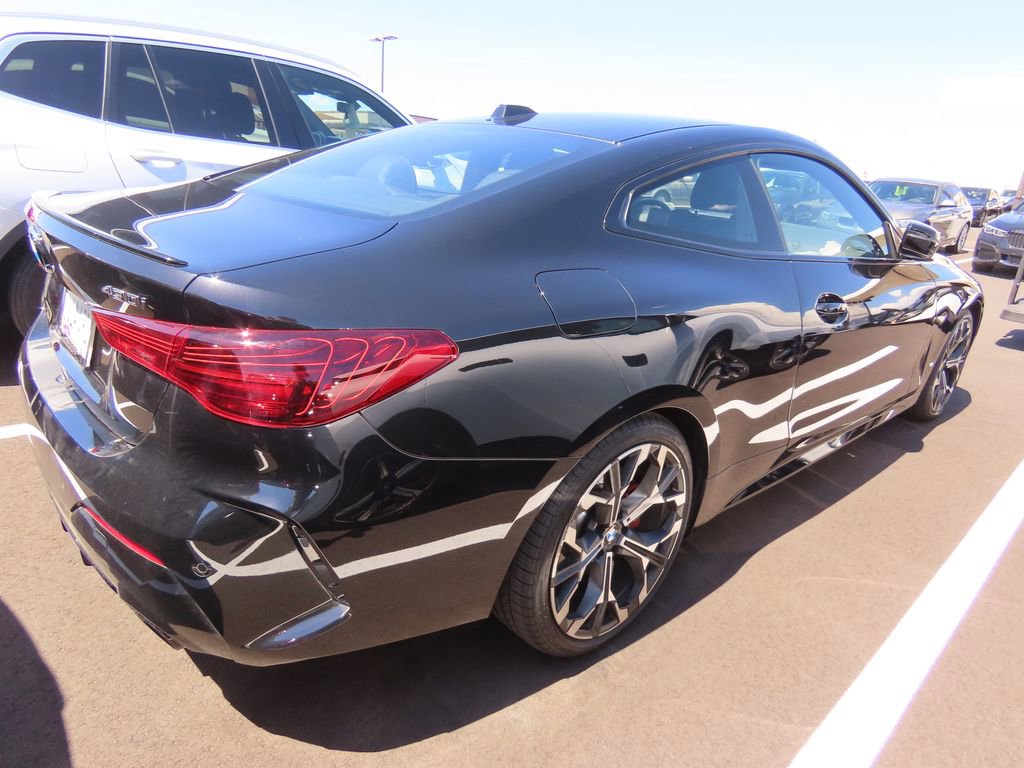 Certified 2025 BMW 430i Coupe w/ M Sport Package image 3