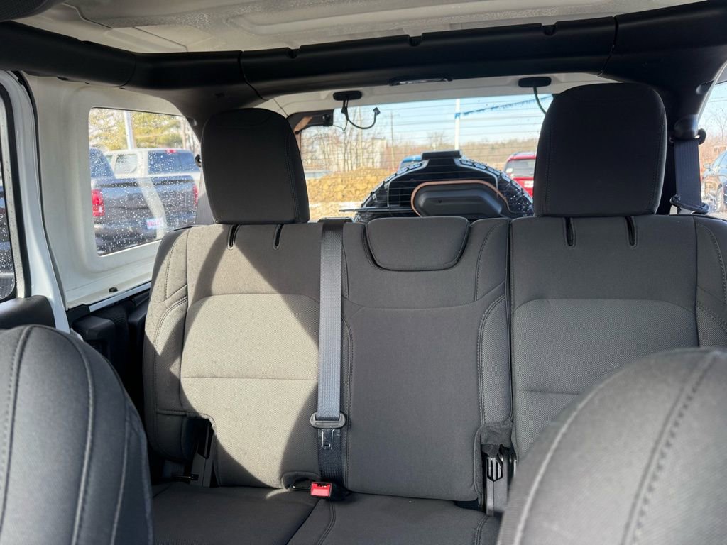 Used 2022 Jeep Wrangler Unlimited Sport image 33