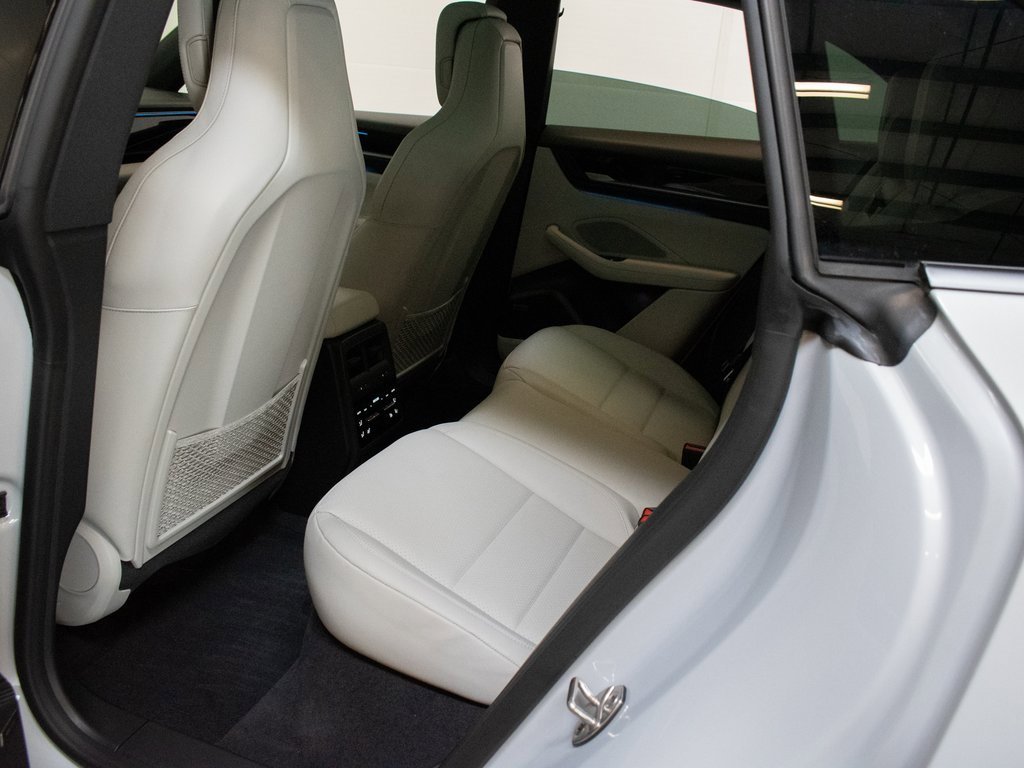 Certified 2025 Porsche Macan 4 Electric image 23