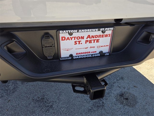 Certified 2021 Jeep Gladiator Willys image 9