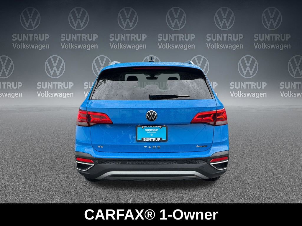 Used 2024 Volkswagen Taos SE w/ Panoramic Sunroof Package AWD/4WD image 4