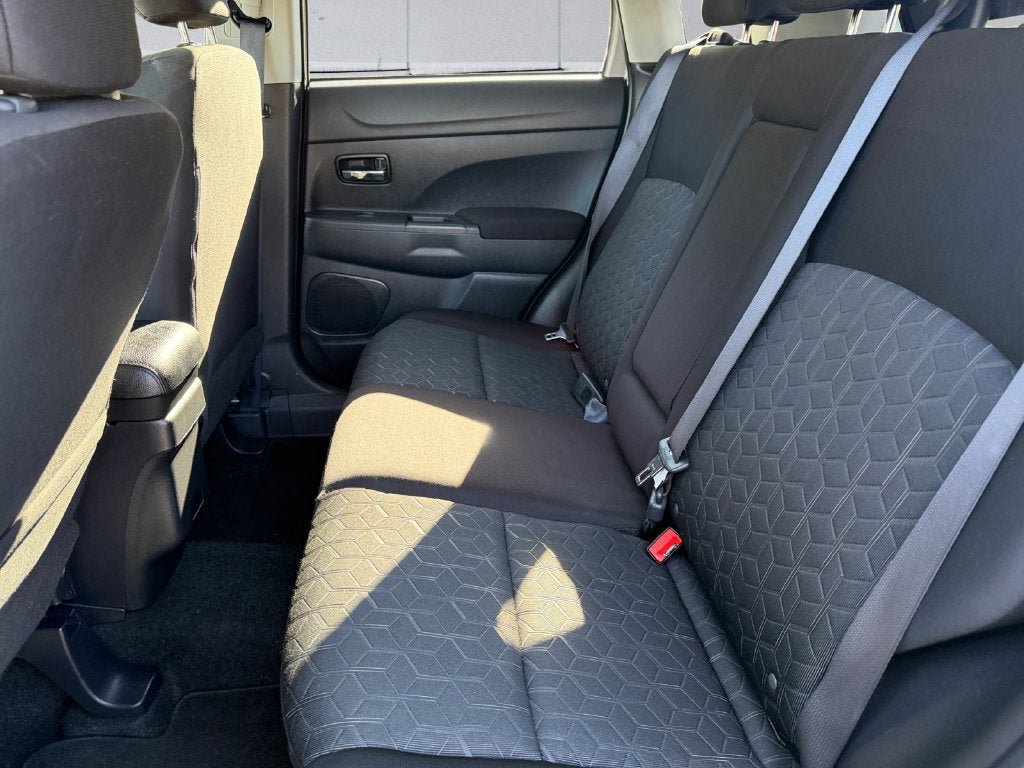 Used 2025 Mitsubishi Outlander Sport AWD image 14