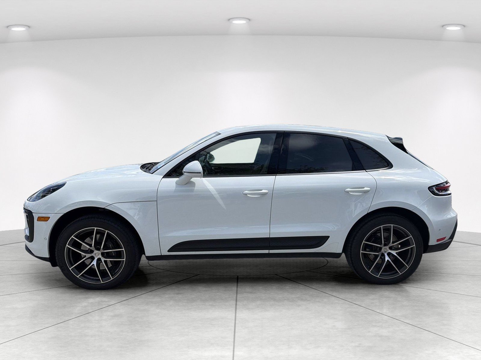 Used 2024 Porsche Macan AWD/4WD image 7